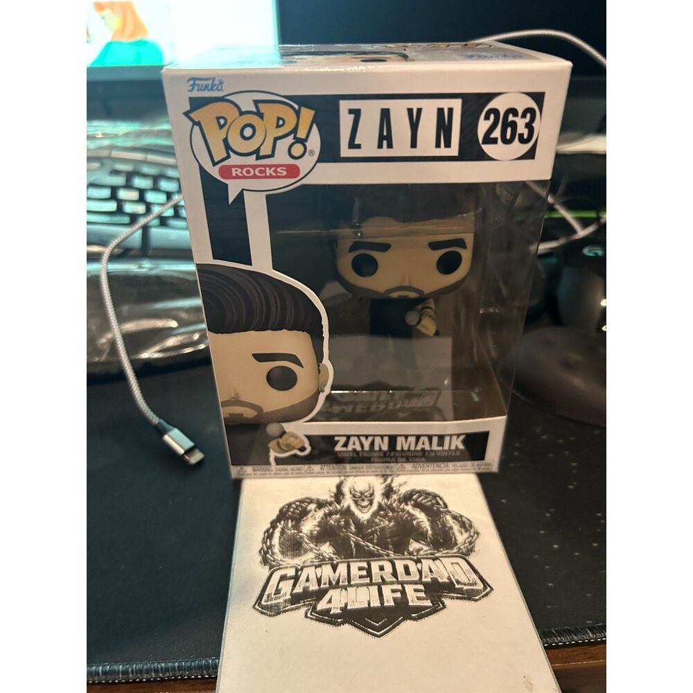Funko Pop! Rocks One Direction - Zayn Malik Vinyl Figure # 263 Black Outfit